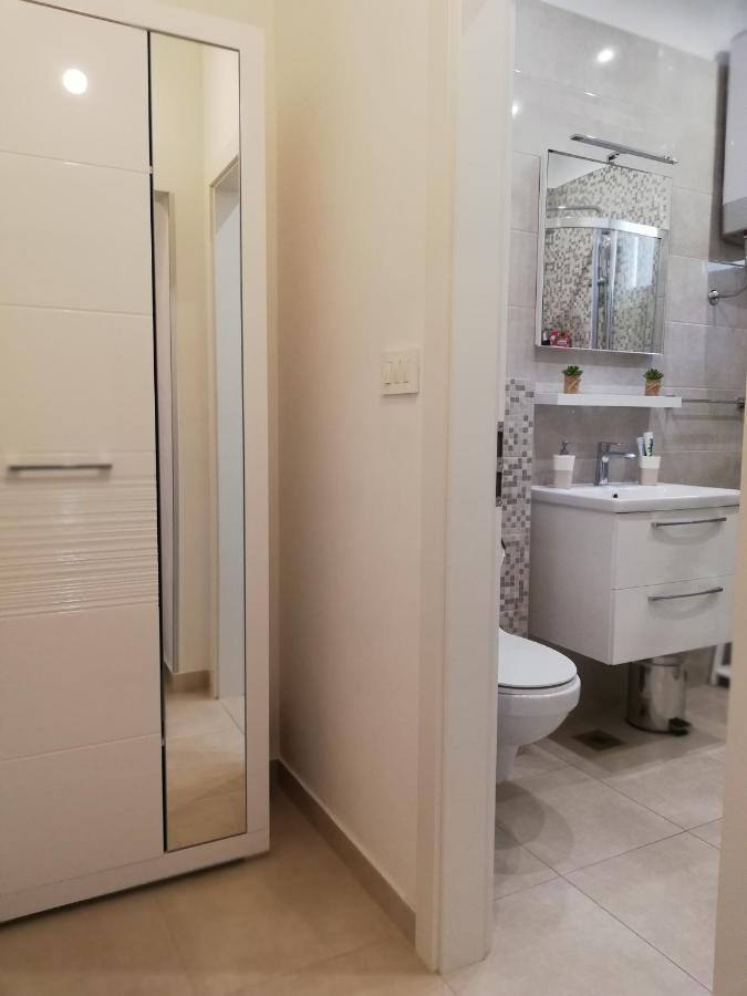 Studio Apartman Lenka Сплит Екстериор снимка