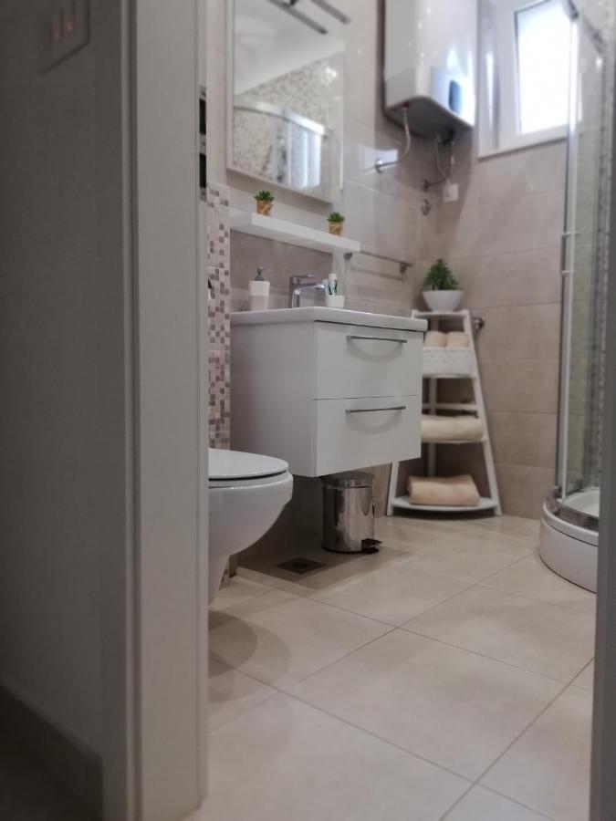 Studio Apartman Lenka Сплит Екстериор снимка
